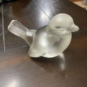 Fenton frosted bird